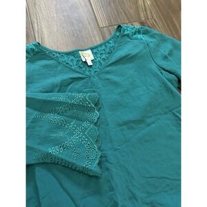Fig & Flower Popover Blouse Sz SM Lace Eyelet Green 3/4 Sleeves Career Modest